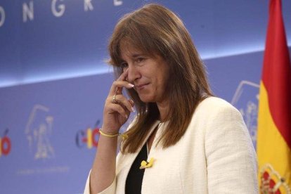 La portavoz de JxCat, Laura Borràs, durante una rueda de prensa en el Congreso.-