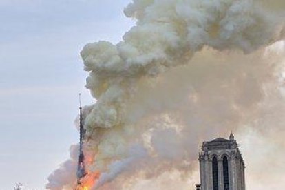 Incendio en Notre Dame.-LAURA JANÉ