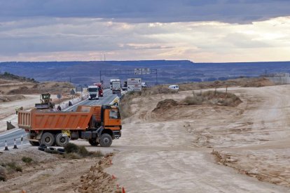 Obras en la A–11 cerca de San Esteban de Gormaz.-MARIO TEJEDOR