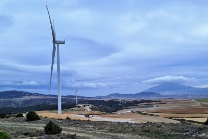 Un aerogenerador en el nuevo parque eólico. HDS