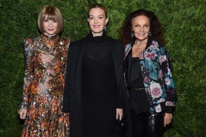 Anna Wintour, Marta Ortega y Diane von Furstenberg.-AFP / JAMIE MCCARTHY