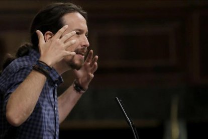 Pablo Iglesias interviene en el pleno del Congreso.-JOSÉ LUIS ROCA