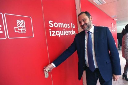 José Luis Ábalos, este miércoles en la sede del PSOE.-/ DAVID CASTRO