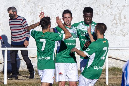 Gonzalo de Miguel tras anotar el primer gol para el San José - MARIO TEJEDOR