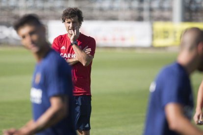 Imanol Idiakez dirige su primer entrenamiento-CHUS MARCHADOR
