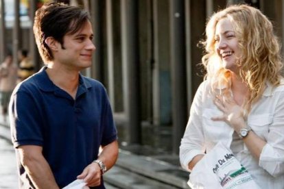 Kate Hudson y Gael García Bernal, en una escena de 'Un pedacito de cielo'.-