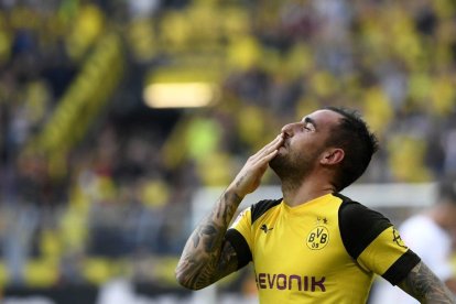 Paco Alcácer celebra un gol-AFP