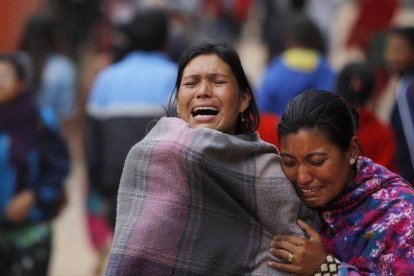 Una nepalí llora por la tragedia de Nepal.-Foto: NIRANJAN SHRESTHA / AP