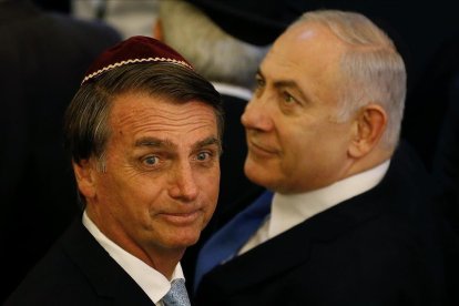 Bolsonaro y Netanyahu, en un acto en una sinagoga en Río de Janeiro-FERNANDO FRANÇAO