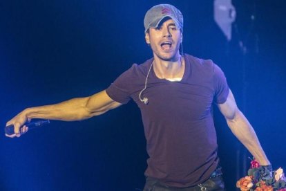 Enrique Iglesias, durante un concierto en el Palau Sant Jordi de Barcelona.-FERRAN SENDRA