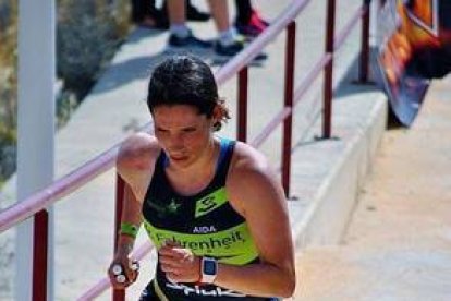 La triatleta Aída Valiño, durante una prueba.-Foto: TWITTER