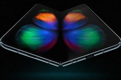 El móvil plegable Samsung Galaxy Fold.-EL PERIÓDICO