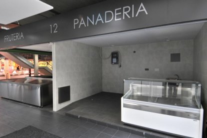 El puesto 12 del mercado, antigua panadería, será el punto de venta.-Valentín Guisande