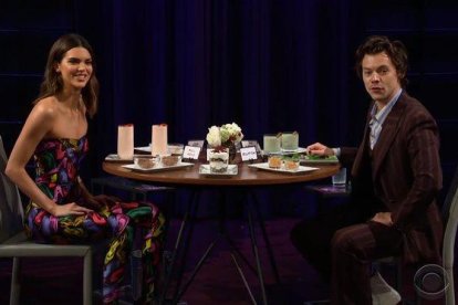 Harry Styles y Kendall Jenner, en el programa de ’The late, late show’, de James Corden.  YOUTUBE / THE LATE, LATE SHOW WITH JAMES CORDEN-