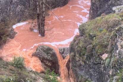 Crecida en el cañón de Río Lobos.-HDS