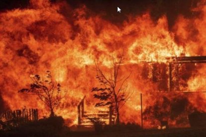 El incendio de California, en Estados Unidos.-EL PERIÓDICO