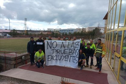 Pancarta de protesta de trabajadores de la BRIF de Lubia en las instalaciones de los antiguos Pajaritos de Soria. BRIF LUBIA