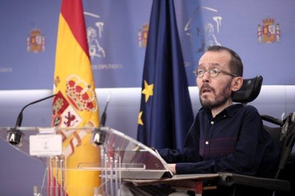 El portavoz de Unidas Podemos en el Congreso, Pablo Echenique, en ruda de prensa tras la Junta de Portavoces del Congreso de los Diputados.-EUROPA PRESS