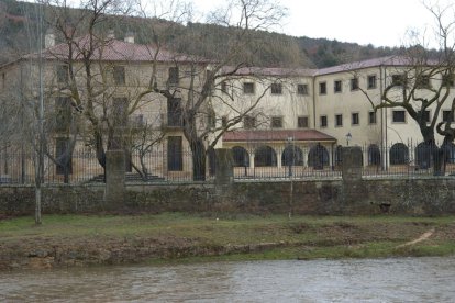 Antiguas colonias de Salduero donde se aloja el campamento. HDS
