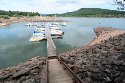 Estado del embalse en la tarde de ayer.-ÁLVARO MARTÍNEZ