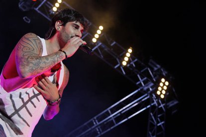 Melendi ayer en el concierto. DIEGO MAYORMelendi deleitó a los sorianos con el concierto que ayer ofreció en la plaza de toros de la capital. / DIEGO MAYOR-