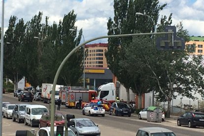 Bomberos, Policía Local de Soria y Policía Nacional intervienen en el lugar. HDS