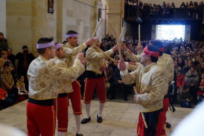 Los danzantes durante su actuación en la jornada de ayer.-Antonio Torres Gómez