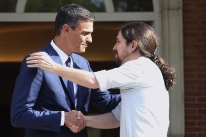 Imagen de archivo de Pedro Sánchez y Pablo Iglesias en la Moncloa el pasado 6 de septiembre.-DAVID CASTRO