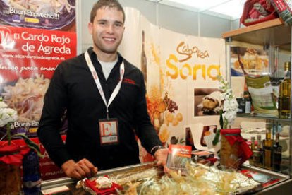 El cardo rojo fue el producto estrella en el stand de Soria durante la jornada de ayer. / DIEGO SINOVA-