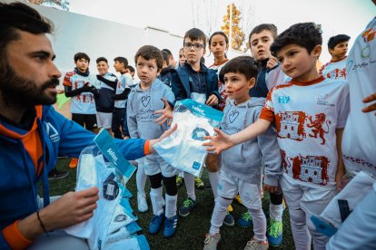 Entrega de camisetas. HDS