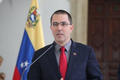 El canciller venezolano Jorge Arreaza habla durante una rueda de prensa.-EFE