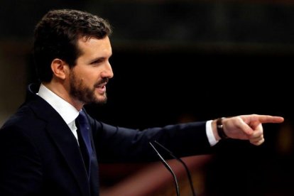 El presidente del PP, Pablo Casado, durante su intervención en el Congreso de los Diputados.-EFE