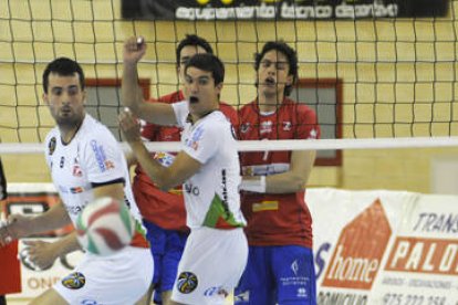 El CMA juega la semana que viene a Palma Volley. / VALENTÍN GUISANDE-