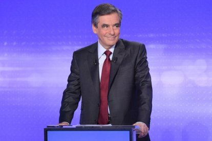 Franços Fillon, durante el debate de candidatos a las primarias de la derecha francesa, en France 2.-CHRISTOPHE ARCHAMBAULT / POOL