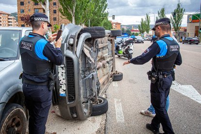 Accidente frente al Mercadona. - MARIO  TEJEDOR