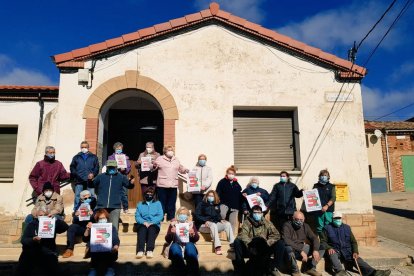 Los vecinos de Velilla participaron en una movilización de la Soria Ya.-HDS