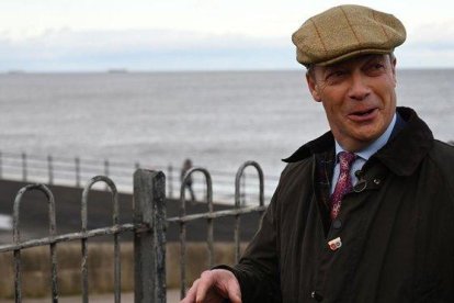 El líder del Partido del Brexit, Nigel Farage, en una visita a Hartlepool este lunes.-AFP