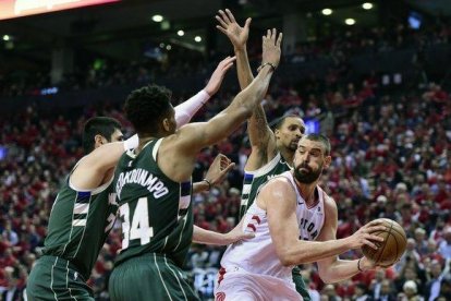 Los Raptors empataron la serie 2-2.-THE CANADIAN PRESS
