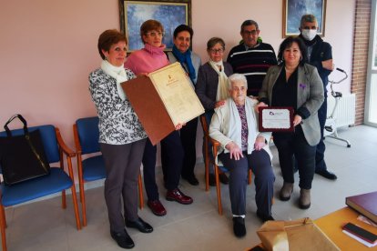 Gregoria, la homenajeada, sentada en la residencia.-HDS