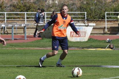 El jugador del Numancia Adrián Ripa.-VALENTÍN GUISANDE