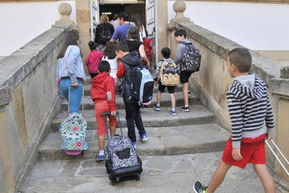 Primer día del colegio en la capital-Valentín Guisande