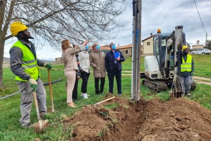 Virginia Barcones visita Fuentecantos para anunciar los avances en la extensión de la banda ancha de internet a toda Castilla y León. MARIO TEJEDOR