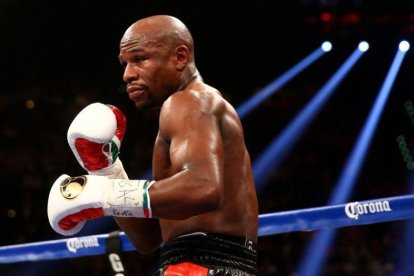 Foto del boxeador Floyd Mayweather en el ring.-