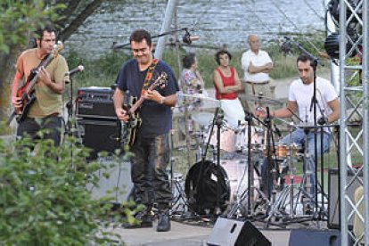 Concierto del festival Enclave de Agua, en la pasada edición. / VALENTÍN GUISANDE-