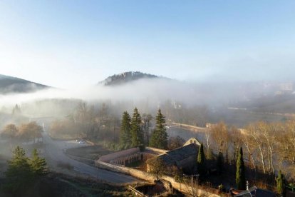 El monasterio de San Juan de Duero rodeado por la niebla en una imagen de archivo. HDS