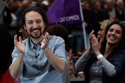 El secretario general de Podemos, Pablo Iglesias, en su acto de regreso en la plaza del Museo Reina Sofía.-PIERRE-PHILIPPE MARCOU (AFP)