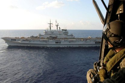 Portaaviones 'Garibaldi', donde se va a celebrar la cumbre.-FADI GHALIOUM / REUTERS