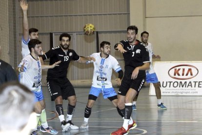 El BM Soria ganó el pasado sábado al Cafés Toscaf Atlética Avilesina.-LUIS ÁNGEL TEJEDOR