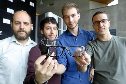 Juan José Andrés, Juan Julián Cea, Enrique Hernández y Diego García en el Parque Tecnológico de Boecillo.-- R. G.: J. M. LOSTAU