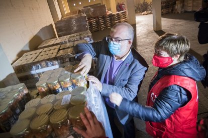 Alimentos almacenados en Cruz Roja. GONZALO MONTESEGURO